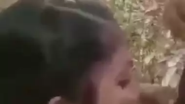 Lovely Desi XXX girl gives a hot blowjob outdoors till her boyfriend cum MMS