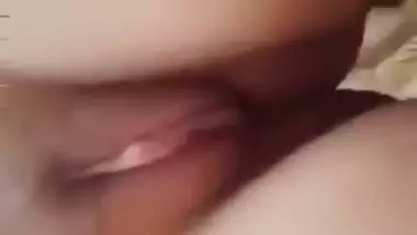 Cute Desi XXX bitch playing with her virgin pussy on selfie cam
