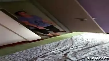 Cheating bhabhi getting ready for fucking