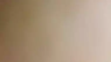 Desi Bhabhi Give Handjob