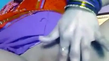 Desi Indian bhabhi fingering 