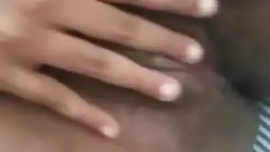 WONDERFUL SOUTH INDIAN GF PLAYING WITH HERSELF
