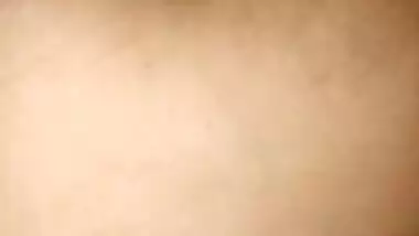 Newly married bhabhi pussy fingered by husband