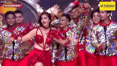 Dusky Beauty Pooja Hegde Super Hot Curvy ASS Pressed Multiple Times & Cameltoe