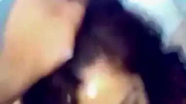 Indian bathroom blowjob and facial