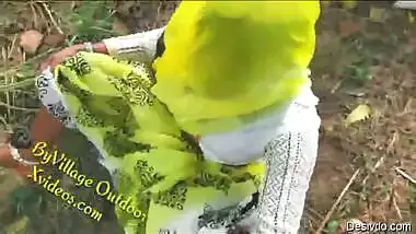 Desi hot bhabi outdoor fuck