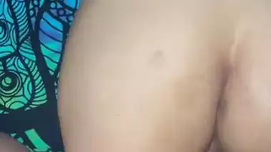 Indian girl nude MMS of a Delhi babe getting ass fucked