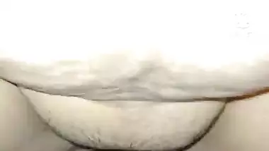 Indian Desi Jija Sali Sex Viral Video In Oyo Hotel Room Hindi audio.