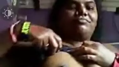 Desi Tamil Girl Showing boobs on Video Call