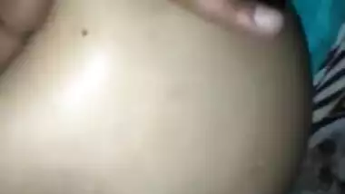 Desi milking wife sex action on web camera looks sexy