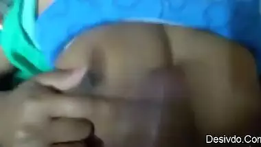 Hubby handjob and cumshot in wife boobs