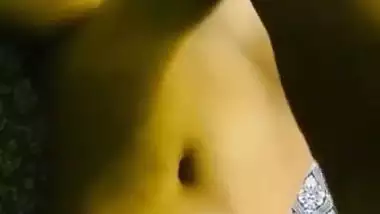 Lover records his GF’s blowjob MMS and fingers her pussy
