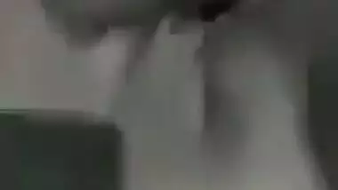 Indian amateur sex model invites man to kiss her big XXX twins