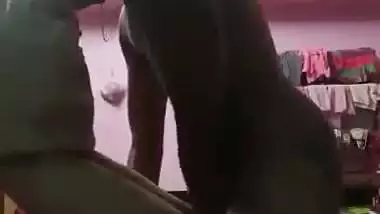 Guy fucks his stepsister’s tight pussy in the desi sex video