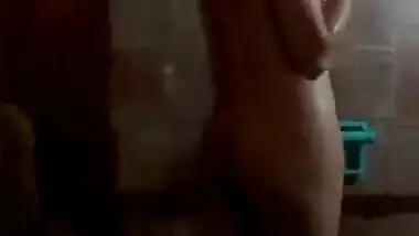 Paki Bhabi Showing Her Nude body