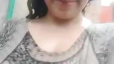 Paki Pathan Girl Showing Boobs