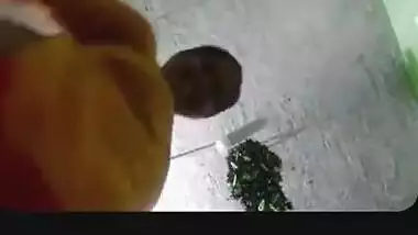 Pretty Desi girl shows her huge XXX boobs and spreads pussy on cam