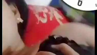 Mast boobs and pussy showing wife on video call