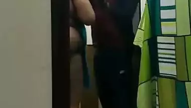 Indian delivery boy dick got sucked