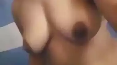 Desi aunty pussy and boob show