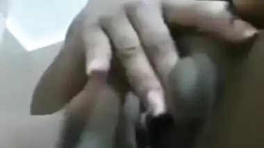 Sexy Hot Desi Girl Pussy Fingering