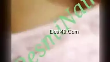 Lustful Desi mature poses for XXX webcam playing with her nipples