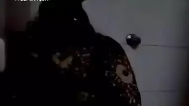 Indian MILF allows guy to film a XXX story about her sex body parts