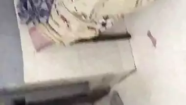 Sexy Desi Girl Shows her Nude Body and Pussy Licking Part 2