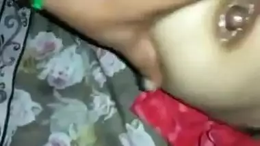 Sonam bhabhi boobs massage by hubby