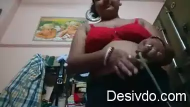 Bangla bhabhi wearing cloths selfie video