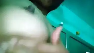 Today Exclusive- Desi Village Girl Showing Her Boobs Part 1