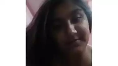 Cute Indian Girl Showing Her Boobs On video cal