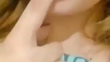Beautiful Sexy Paki Girl Showing