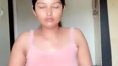 Desi Hotty Braless Insta Live Clear Visible NIPPLE