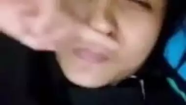 Cute Desi Girl Showing her Boobs On Video Call