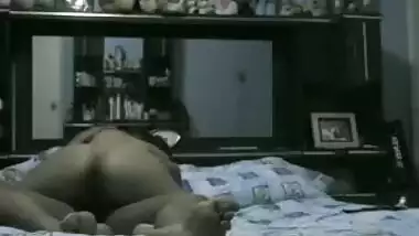 She keep asking him to close the camera off
