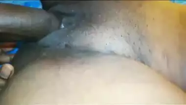 Tamil hot and sexy wife pussy rubbing and fucking in tent