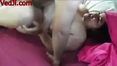 Husband ke friend se bibi ka threesome group XXX porn video