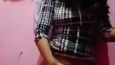 Village girlfriend showing boobs to her Boyfriend
