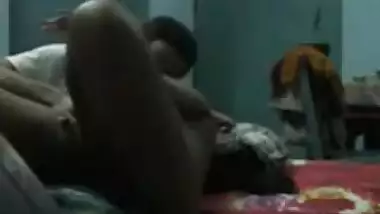 Bhabhis of all shapes and sizes don't know how...