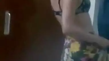 IRUM nude dance in hotel room LAHORE