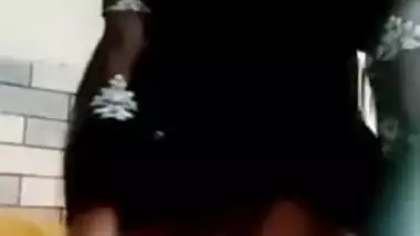 Girl willingly exposes boobs and bottom to Desi lover in XXX video