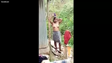 Daring desi aunty showing boob and pussy own nephew