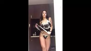 Mumbai MBA college girl selfmade seductive mms scandal