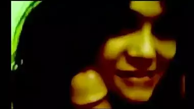 Pune teen girlfriend gives a passionate blowjob