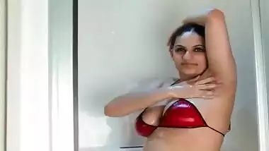 MILF with Hairy Vagina Masturbates on Cam - BasedCams