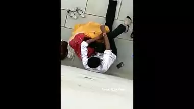 Out door xxx video bhabhi hot blowjob on street