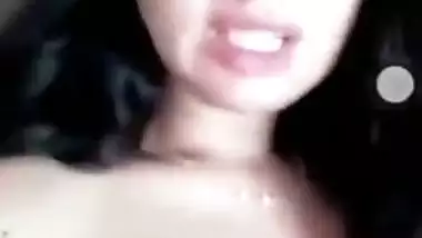 Pakistani wife makes XXX video for Desi lover who wants her naked tits