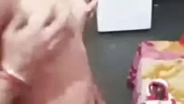 Fucker touches Desi girl's XXX body parts in the homemade MMS video