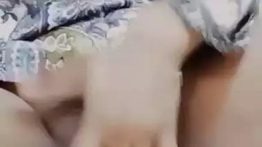 Early morning nude show with fingering of horny babe